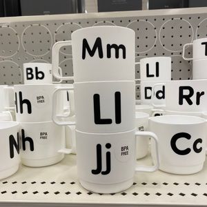 Meet your Posher, Mia